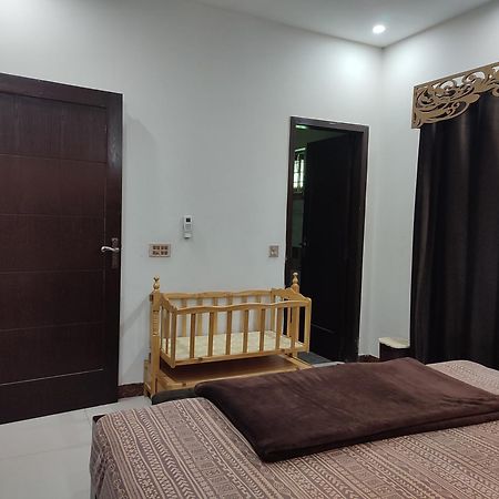 Fully Serviced Holiday Home Near Lahore Ring Road Eksteriør billede