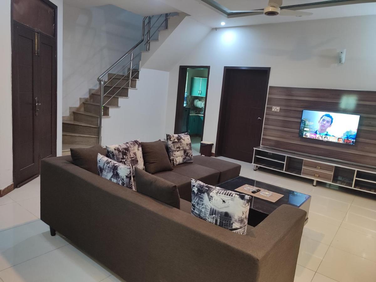 Fully Serviced Holiday Home Near Lahore Ring Road Eksteriør billede